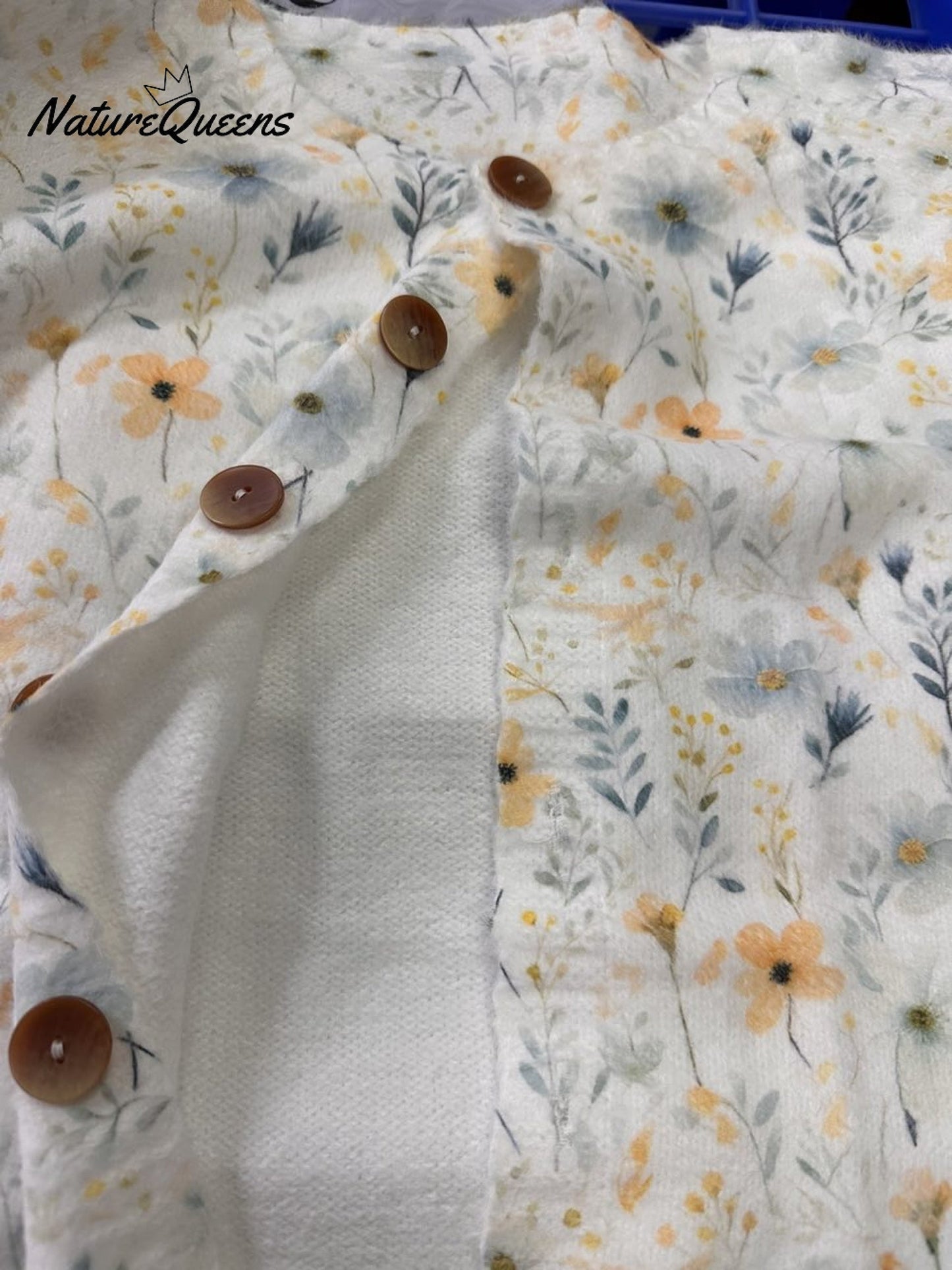 Lovely Meadows Floral Pattern Printed Buttoned Cardigan Sweater